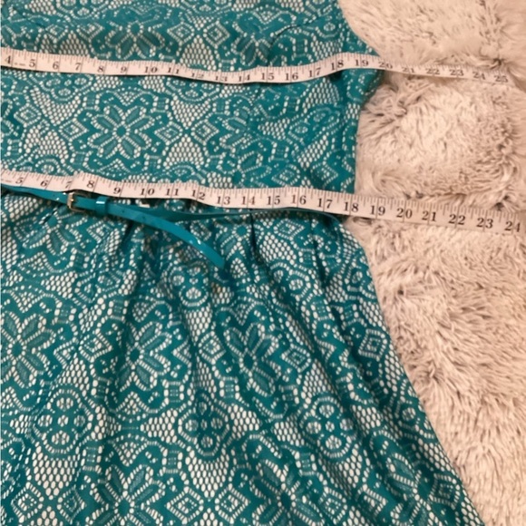 George teal and white belted sleevesless dress
Woman’s size XL 16-18 - Picture 14 of 16